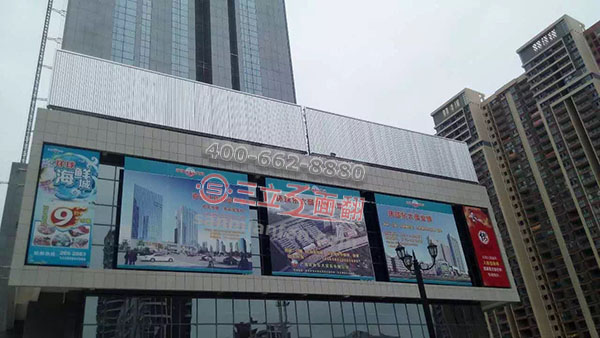 廣西自治區(qū)百色市裙樓頂三面翻平直廣告牌案例施工圖片